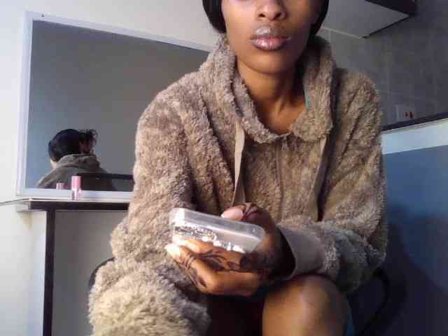Fl0werssxoxo webcam