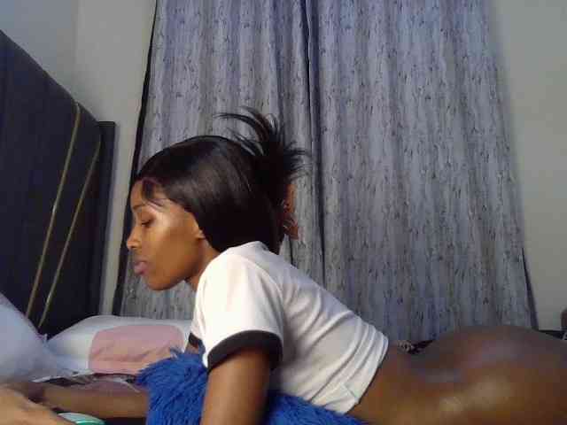 Fl0werssxoxo webcam