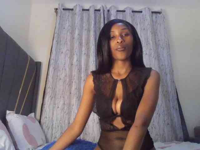 Model: Fl0werssxoxo
