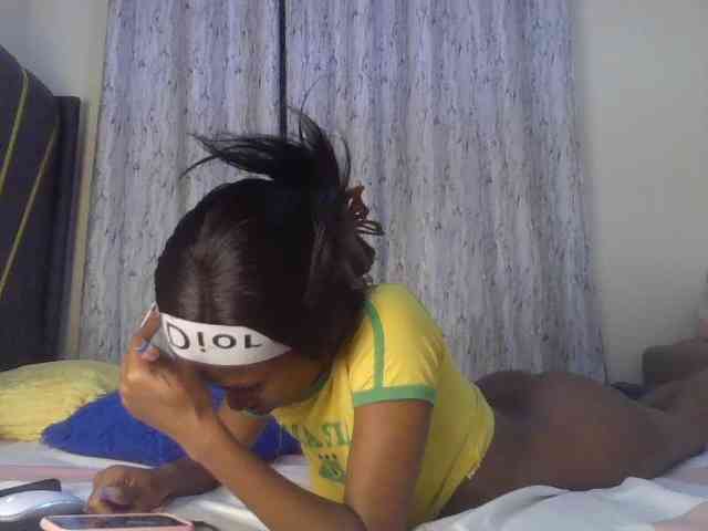 Fl0werssxoxo webcam