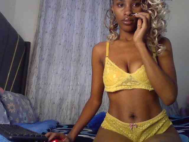 Fl0werssxoxo webcam