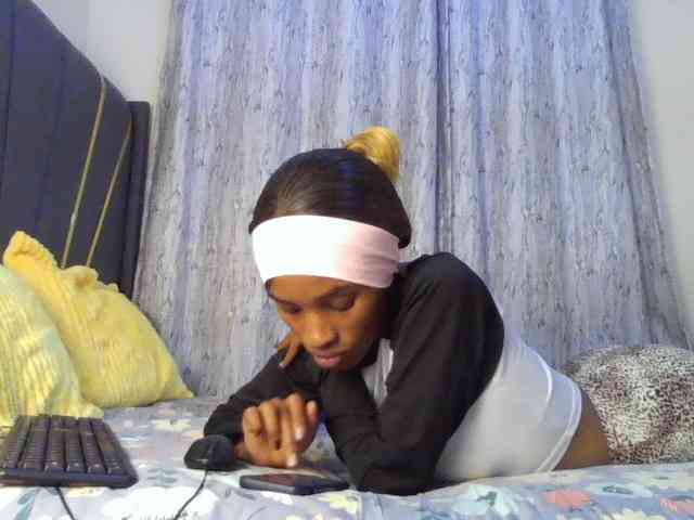 Fl0werssxoxo webcam