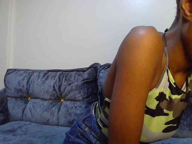 Fl0werssxoxo webcam