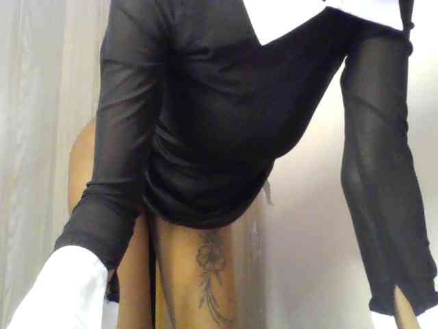 Fl0werssxoxo webcam