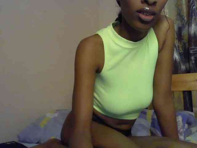 Fl0werssxoxo webcam