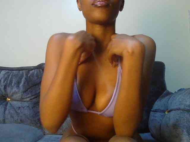 Fl0werssxoxo webcam