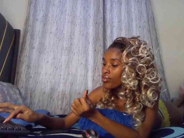 Fl0werssxoxo webcam