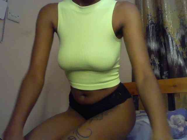 Fl0werssxoxo webcam