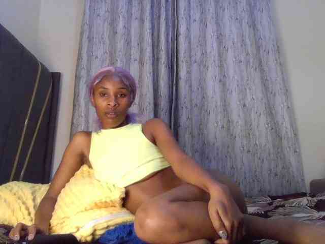 Fl0werssxoxo webcam