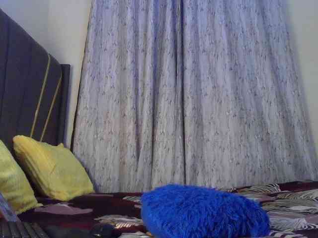 Fl0werssxoxo webcam