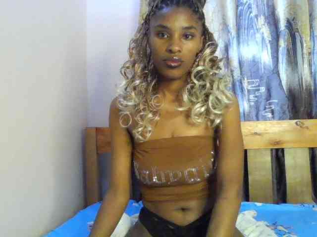 Fl0werssxoxo webcam