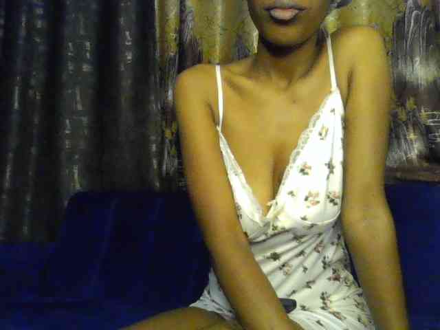 Fl0werssxoxo webcam