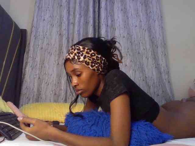Fl0werssxoxo webcam
