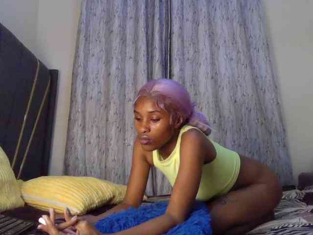 Fl0werssxoxo webcam