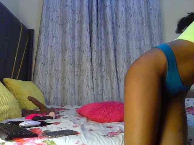 Fl0werssxoxo webcam