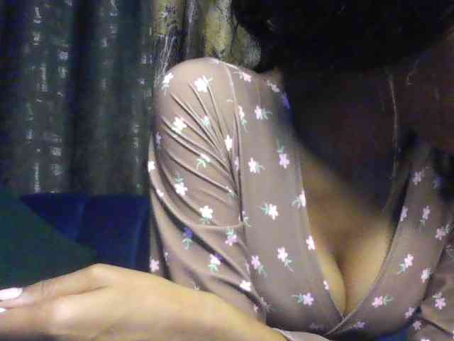 Fl0werssxoxo webcam