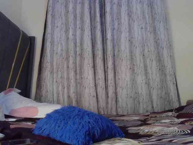 Fl0werssxoxo webcam