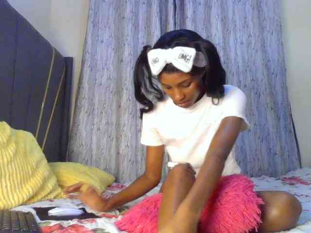 Fl0werssxoxo webcam