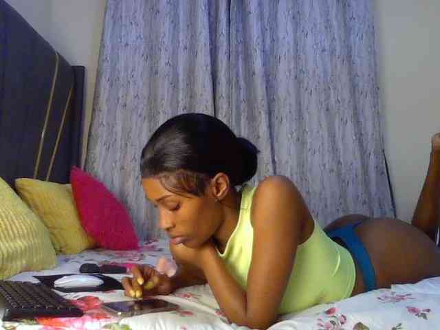 Fl0werssxoxo webcam