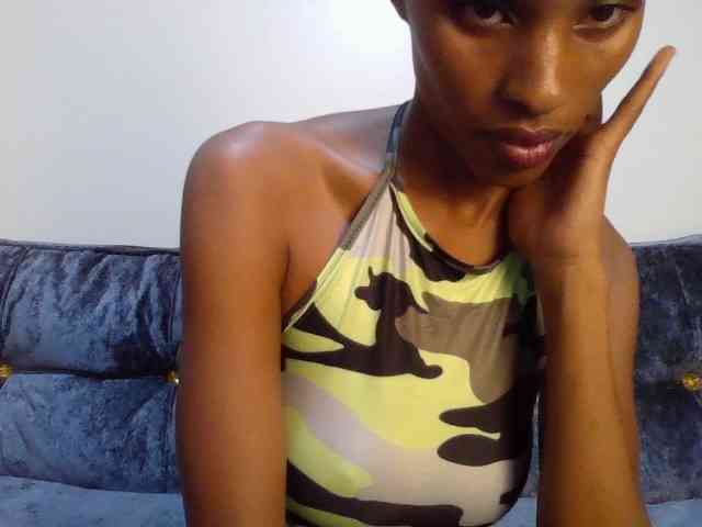 Fl0werssxoxo webcam