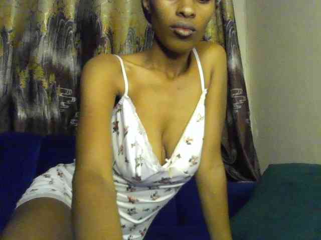 Fl0werssxoxo webcam