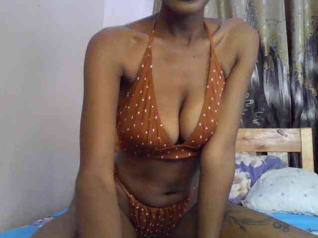 Fl0werssxoxo webcam