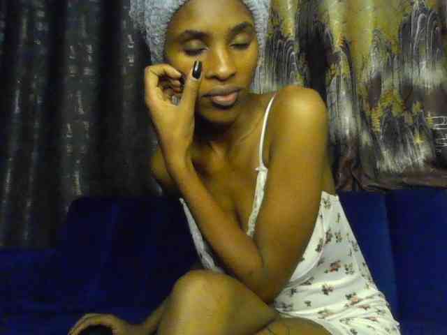Fl0werssxoxo webcam