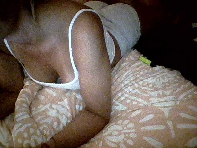 femmedefeu Live Cam on BongaCams