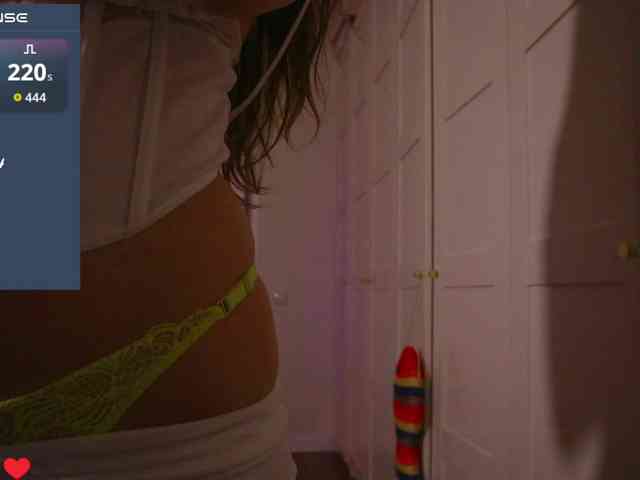 VictoriaVegas webcam
