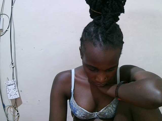 pritty-amber Live Cam on BongaCams