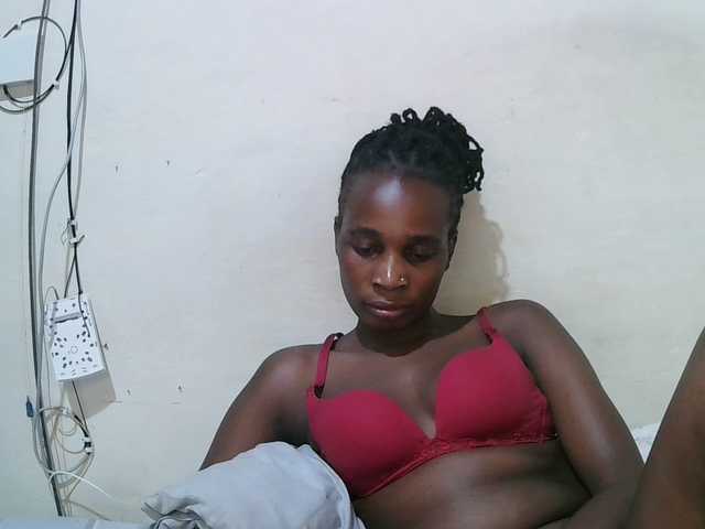 le modèle pritty-amber est en webcam porno dans un show sur le site bongacams, il possède les tags suivants: Ebony,Brunette,Trimmed