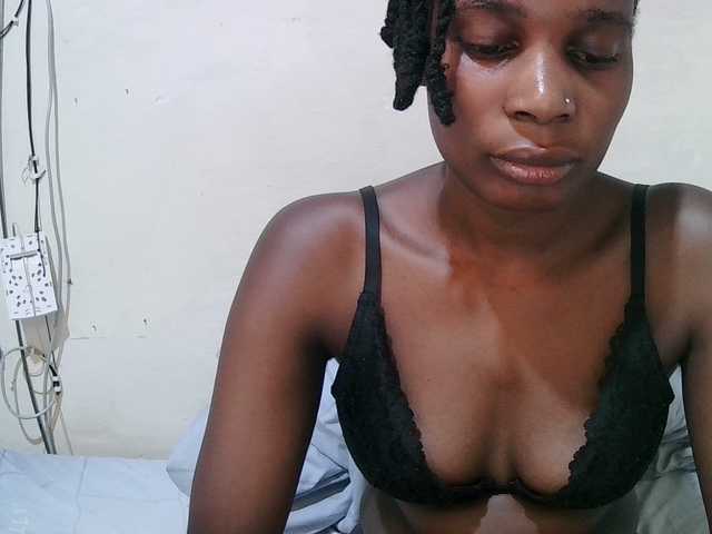 pritty-amber Live Cam on BongaCams