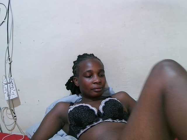 le modèle pritty-amber est en webcam porno dans un show sur le site bongacams, il possède les tags suivants: Ebony,Brunette,Trimmed