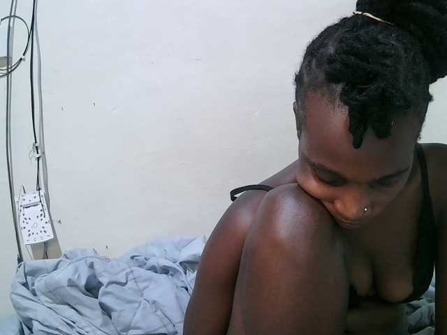 pritty-amber's BongaCams show and profile