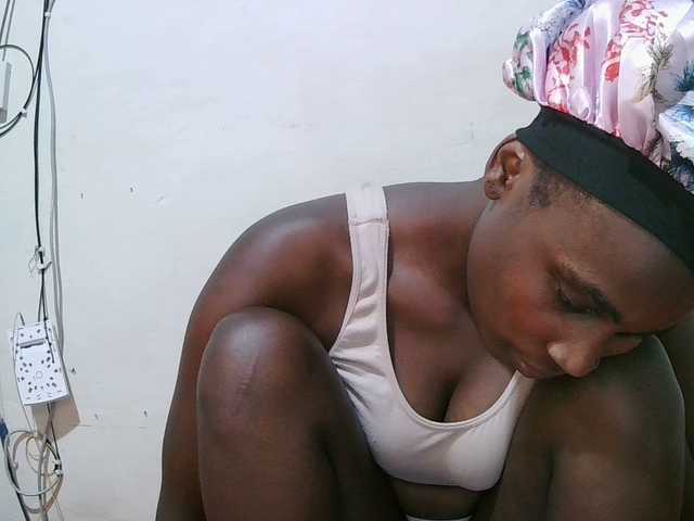 pritty-amber's BongaCams show and profile