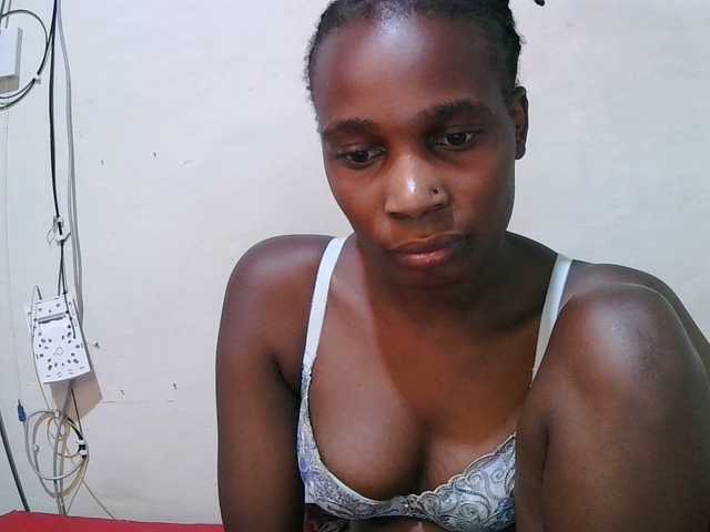 pritty-amber webcam bongacams model stream image