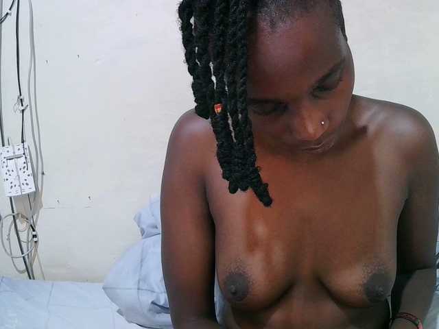 pritty-amber's BongaCams show and profile