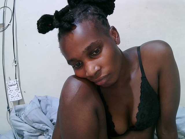 pritty-amber webcam bongacams model stream image