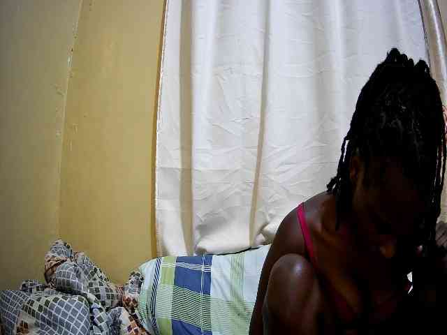 pritty-amber webcam