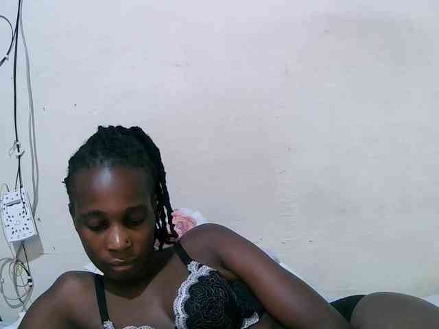 pritty-amber Live Webcam on BongaCams