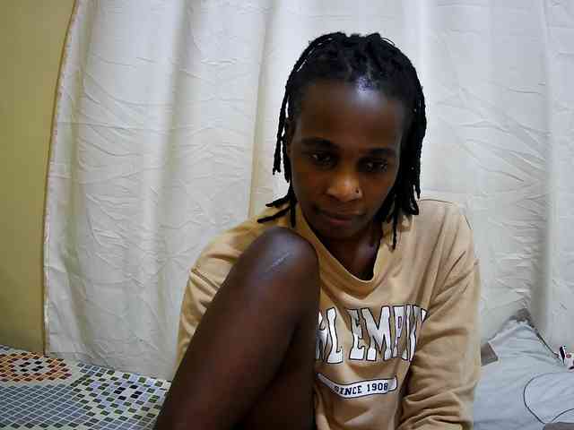 pritty-amber webcam