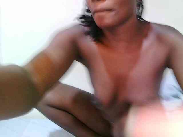 pritty-amber webcam