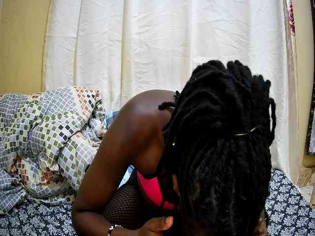 pritty-amber private