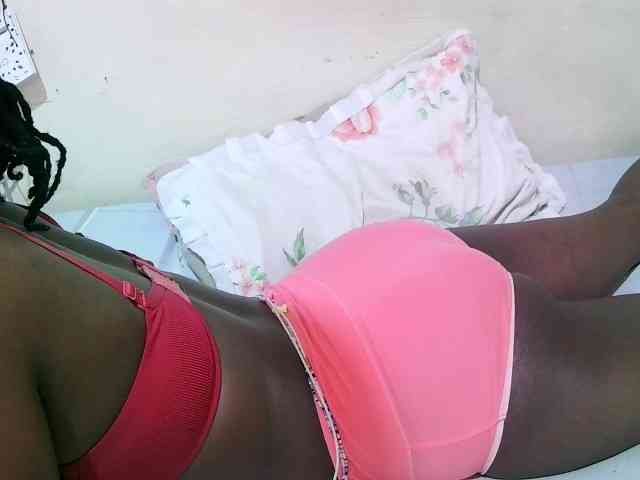 pritty-amber webcam