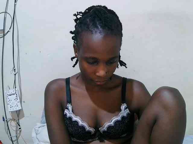 pritty-amber Live Webcam on BongaCams