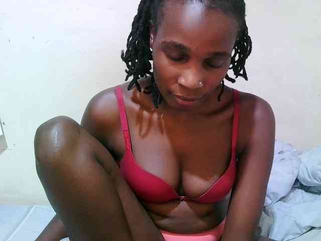 pritty-amber Live Webcam on BongaCams