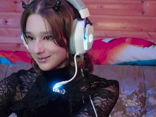 SilvaDevil, 19 y/o - Live Cam on BongaCams