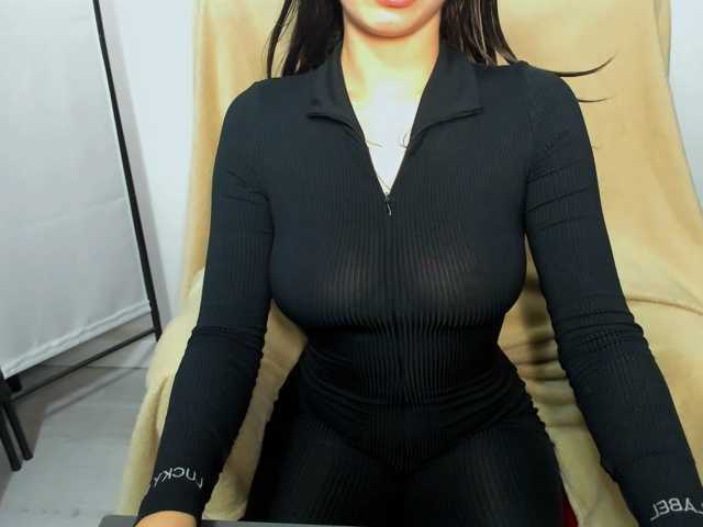 CarliDesire live cam on BongaCams