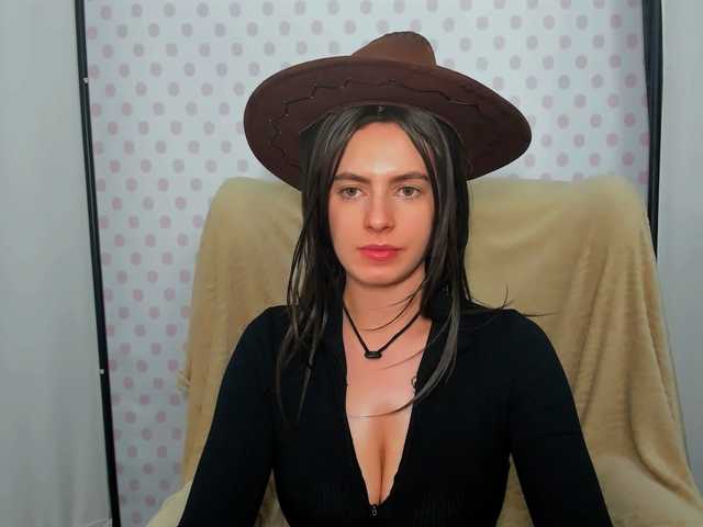 CarliDesire live cam on BongaCams