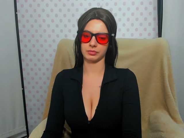 CarliDesire live cam on BongaCams